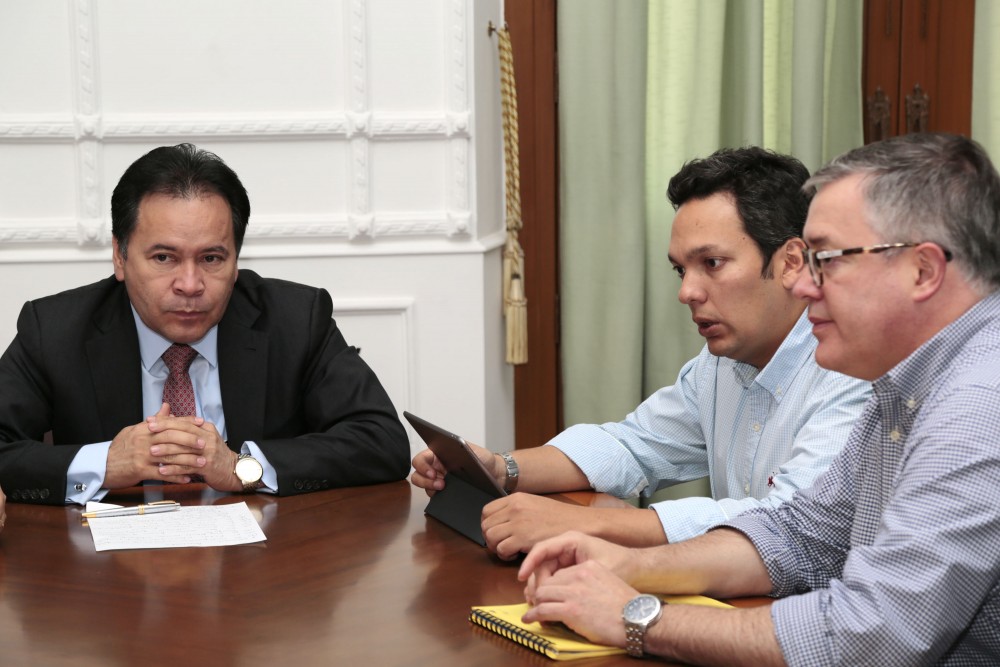 Reunión con viceministros de Transporte Andrés Chávez e infraestructura César Peñalosa (2)