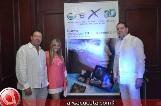 En la foto de Izq a Der: Dr Carlos Mora, Dra. Monica Tello y el Dr. Mauricio Uron
