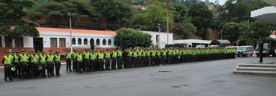 300_UNIFORMADOS_APOYAN_LOS_OPERATIVOS