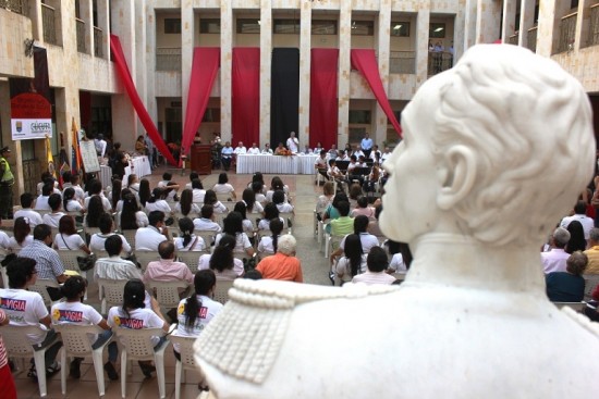 BOLÍVAR_VIVE_EN_EL_BICENTENARIO_2