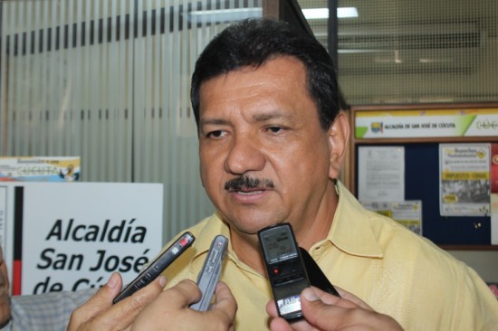 ALCALDE_CONFIRMA_RENUNCIA_DEL_SECRETARIO_DE_HACIENDA