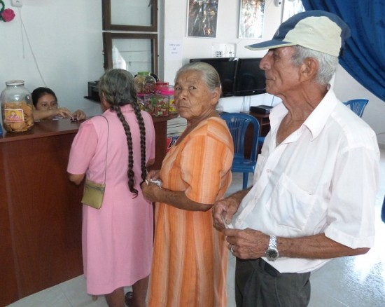 ADULTOS_MAYORES_PATIOS