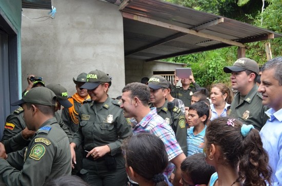 FOTOS_entrega__casa_a_Cesar