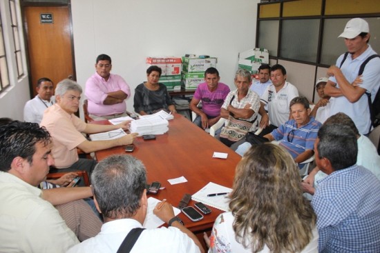 COMUNIDAD-RURAL-PRESENTA-RECLAMOS