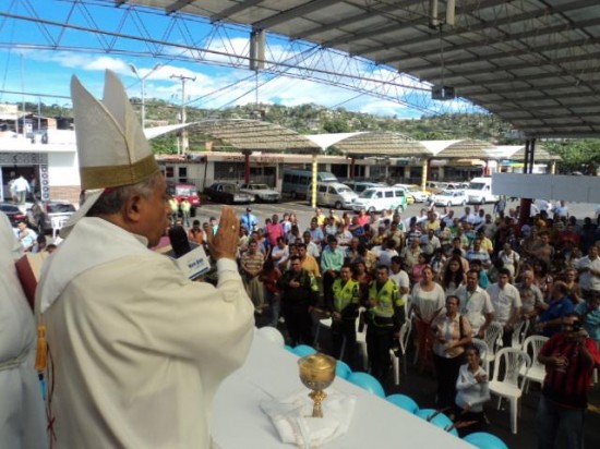 NUTRIDO_HOMENAJE_A_LA_VIRGEN_DEL_CARMEN