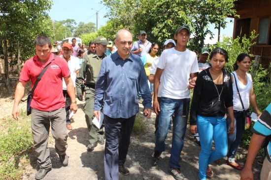 ALCALDE DESPACHÓ DESDE PALMARITO Y LE CUMPLIÓ A LA COMUNIDAD1