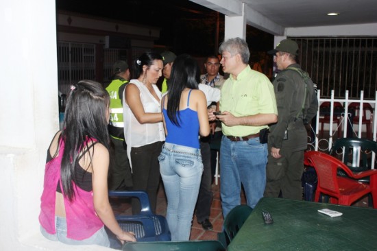MENORES