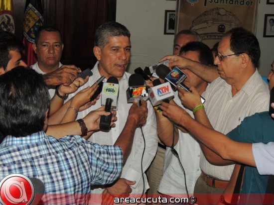 Rueda de prensa convenio INVIAS (2)