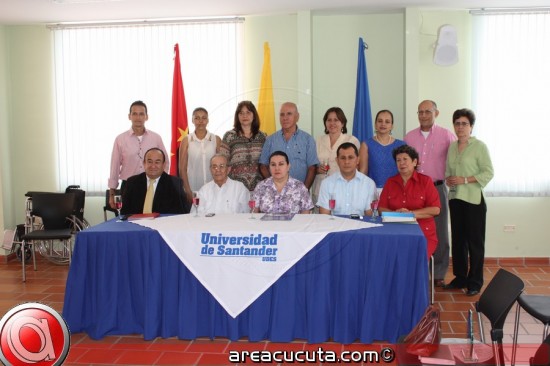 ALCALDÍA Y UDES ENTREGARON PREMIO DE CALIDAD A SIETE INSTITUCIONES EDUCATIVAS1