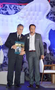 7. Julio Cesar Chávez (Pdente SMI) y Ricardo Ávila Gómez comprim