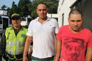 ATRACADORES CON MEDIDAS DE ASEGURAMIENTO