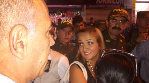RECORRIDO DEL MINISTRO DE DEFENSA Y GENERAL RODOLFO PALOMINO EN ZONAS COMERCIALES DE CUCUTA (7)