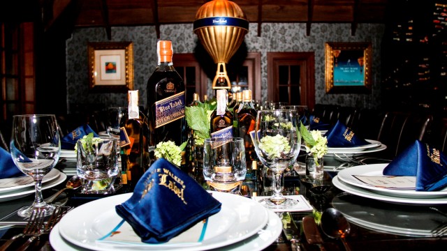 blue-dinner