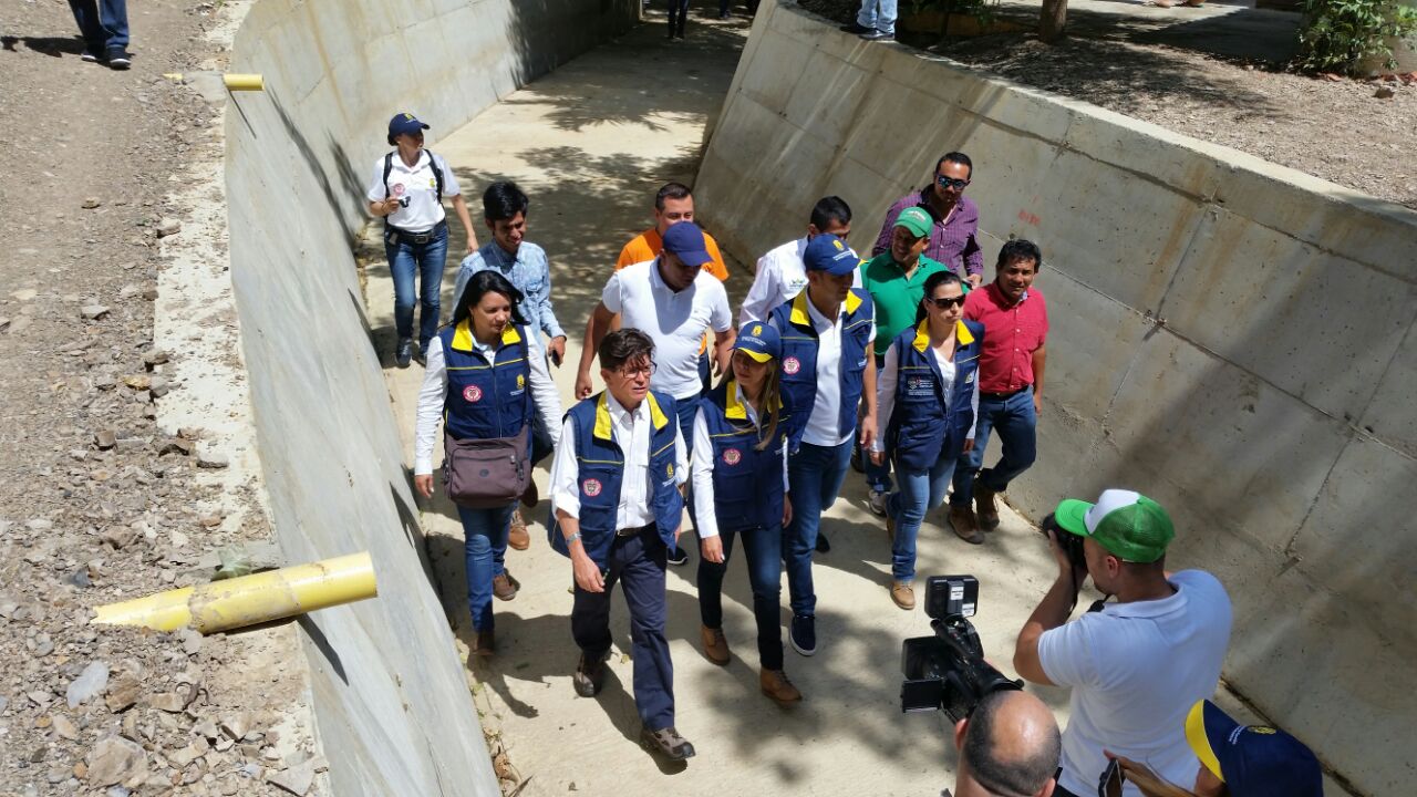 director-de-la-unidad-nacion-al-para-la-gestion-del-riesgo-de-desastres-visita-cano-el-recreo-en-los-patios-cdgrd-1