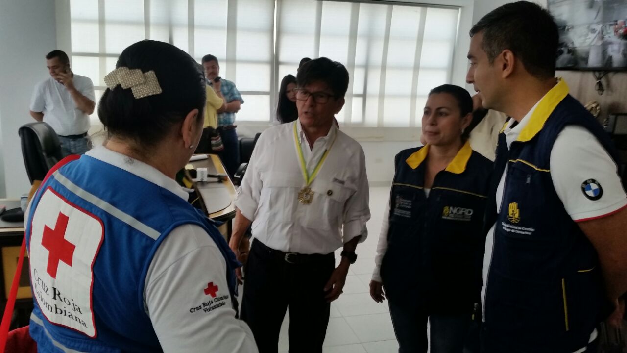 director-de-la-unidad-nacion-al-para-la-gestion-del-riesgo-de-desastres-visita-cano-el-recreo-en-los-patios-cdgrd-3