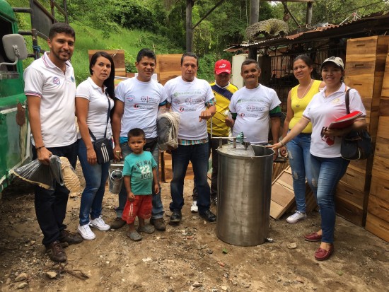 dotacion-de-insumos-a-apicultores-de-cucuta-y-durania-2