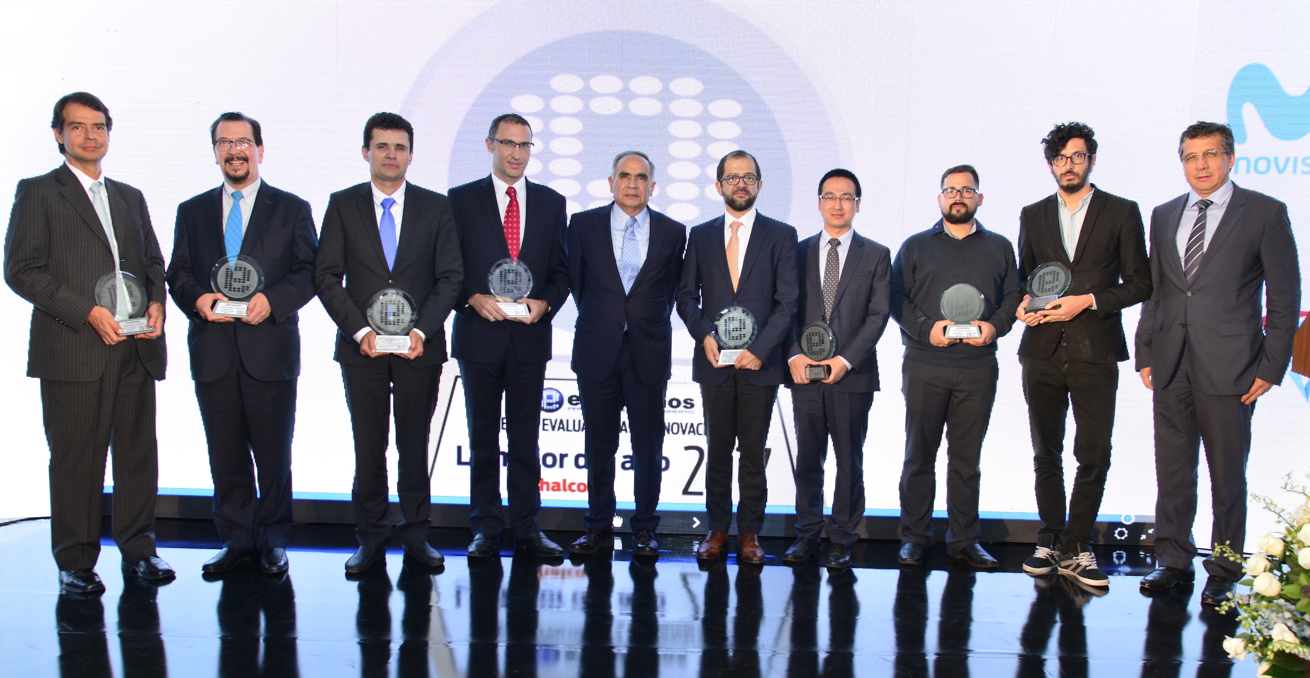 Foto izq a der Carlos Mateus, Hugo Valderrama, Henry Zambrano, Jamil Atallah, Orlando Rojas, Santiago Barbosa, Jilong Liang, Andrés Felipe Gutiérrez y Eduar Carvajal, Mauricio Samudio copia 3 - copia