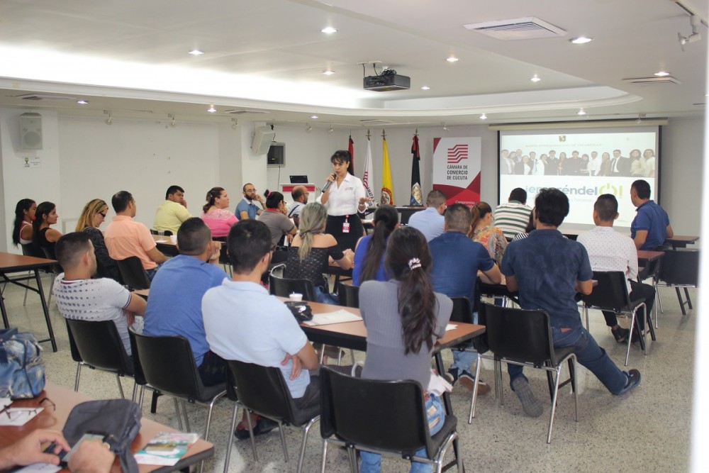 Penúltima socialización del programa Empréndelo