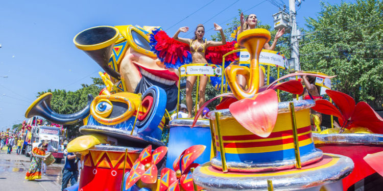 BARRANQUILLA , COLOMBIA - FEB 07 : Float parade in the Barranquilla Carnival in Barranquilla , Colombia on February 07 2016. Barranquilla Carnival is one of the biggest carnival in the world