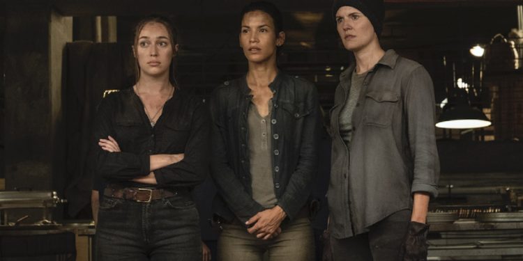 Alycia Debnam-Carey as Alicia Clark, Danay García as Luciana Galvez - Fear the Walking Dead _ Season 6 - Photo Credit: Ryan Green/AMC