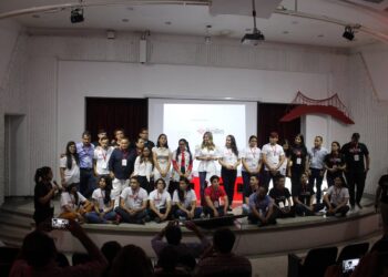 La charla TEDxAvenidaCero que integra la metodología de conocimiento y difusión de la organización TED (Tecnología, Entretenimiento, Diseño), llega nuevamente a Norte de Santander y superando el entorno académico para en esta ocasión generar ideas en torno a la identidad de sus habitantes, respondiente a la pregunta "¿Qué es lo que nos une?".