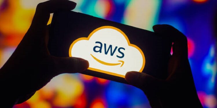 BRAZIL - 2022/09/28: In this photo illustration, the Amazon Web Services (AWS) logo is seen displayed on a smartphone. (Photo Illustration by Rafael Henrique/SOPA Images/LightRocket via Getty Images)