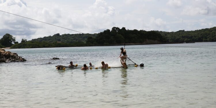 RUSSELL, LASHANNA, JIMMY, TARA, CJ, , SUMMER S, MADDIE,ELLIOT IN WATER W NET & MERISSA DROPPING HER DRYBAG