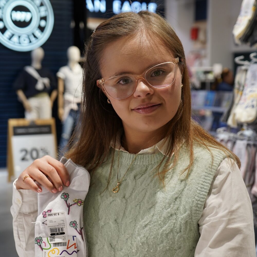 Jóvenes con Síndrome de Down diseñan colección exclusiva junto a Falabella 