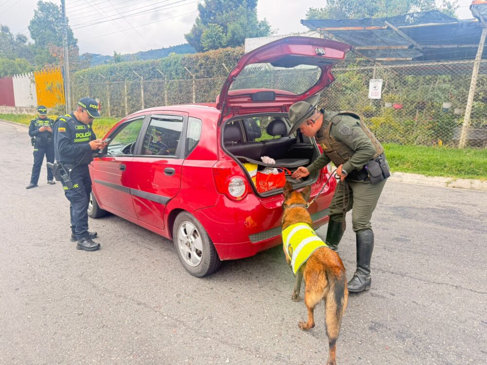 Policía y DIAN