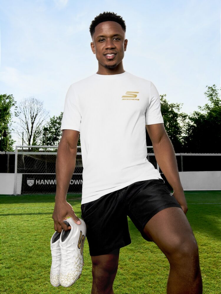 embajador de Skechers Football