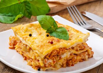 Classic Lasagna with bolognese sauce