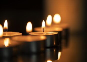 Diwali candle background, aesthetic flame image