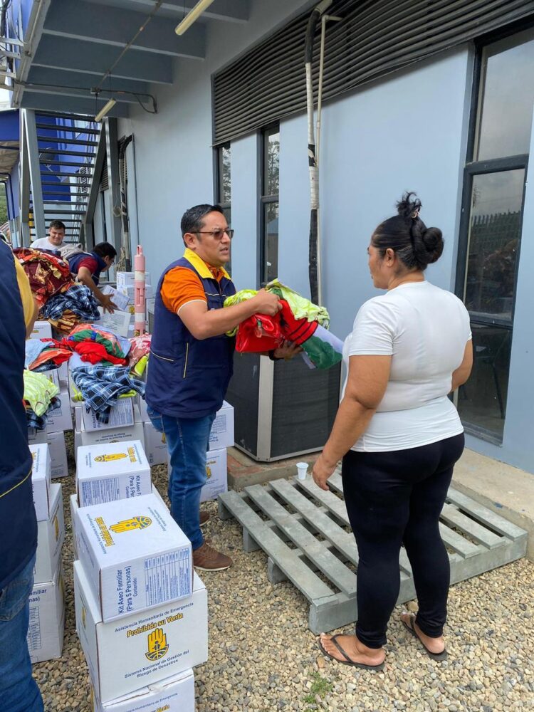 kits de asistencia humanitaria