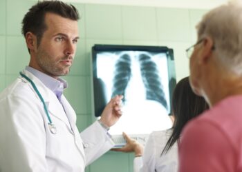 Analyzing x-ray image in the hospital