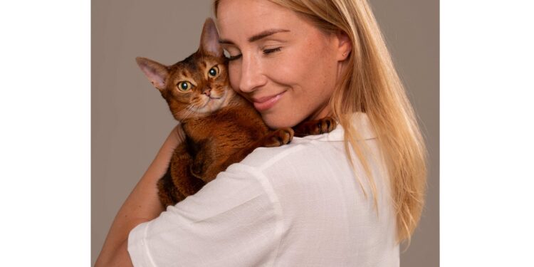 26 mujer con gato okk (1)