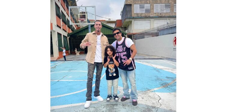 miguelito junto a mathew farrait y jay flow
