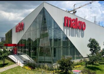 makro av boyacá
