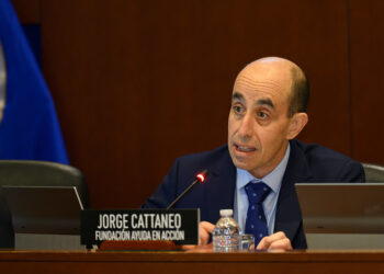 firma convenio ayuda en acción