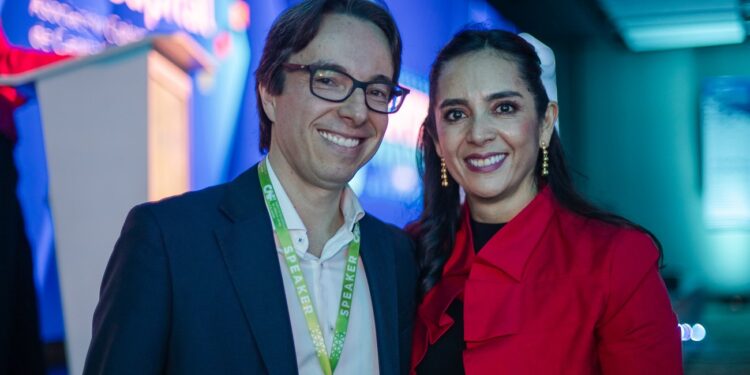 daniel velandia, credicorp capital y paola garcía, directora general colcapital