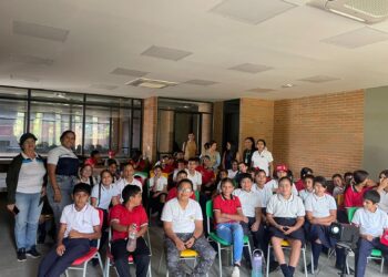 charla en la vereda la cuatro del municipio de tibú día de la tierra 1