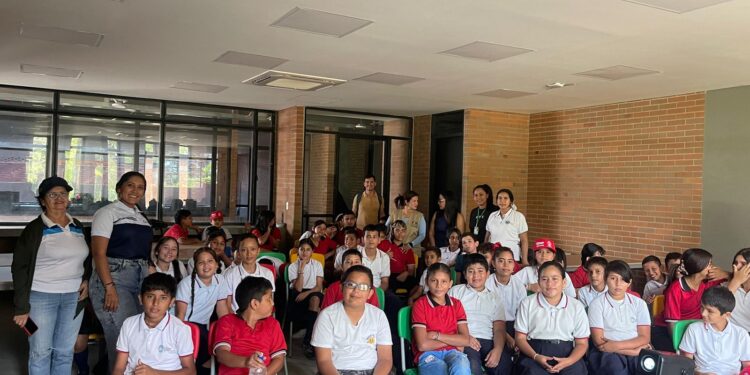 charla en la vereda la cuatro del municipio de tibú día de la tierra 1