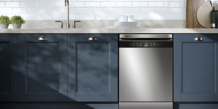 dishwasher ll14x kitchen lifestyle wide electrolux spanish 500x500 (1)