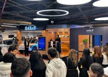 lanzamiento vitrina mallplaza kia 1