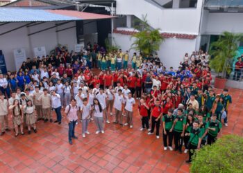 los participantes, denominados “rallybuilders”