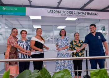 norma martínez ferrer, yolanda gallardo de parada, lina marcela escobar durango, sonia falla barrantes, jelsy millena jácome suárez y el estudiante de medicina camilo beltrán.