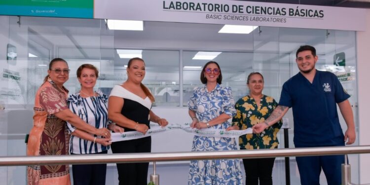 norma martínez ferrer, yolanda gallardo de parada, lina marcela escobar durango, sonia falla barrantes, jelsy millena jácome suárez y el estudiante de medicina camilo beltrán.