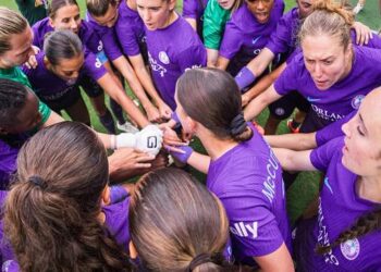 138286 orlando pride huddle