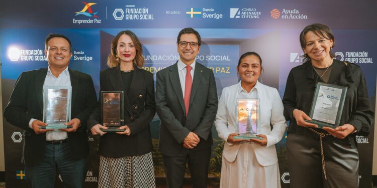 ganadores premio emprender paz 2025