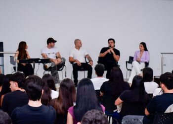 la unisimón desarrolló este evento con el fin de fortalecer los conocimientos de los emprendedores
