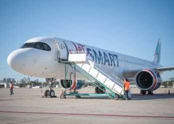 avión jetsmart escalinata 1.jpg